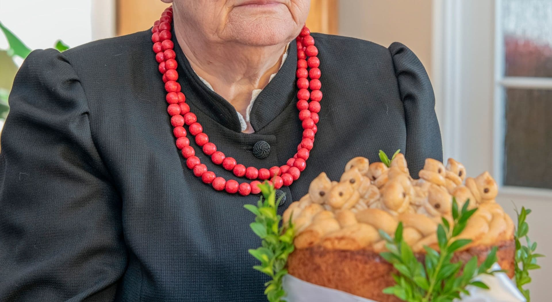 11. Janina Trochimowicz z korowajem.jpg