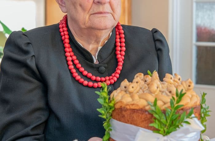 11. Janina Trochimowicz z korowajem.jpg