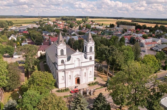 KOŚCIÓŁ POD WEZWANIEM ŚWIĘTYCH APOSTOŁÓW PIOTRA I PAWŁA W SUCHOWOLI - 1.jpg