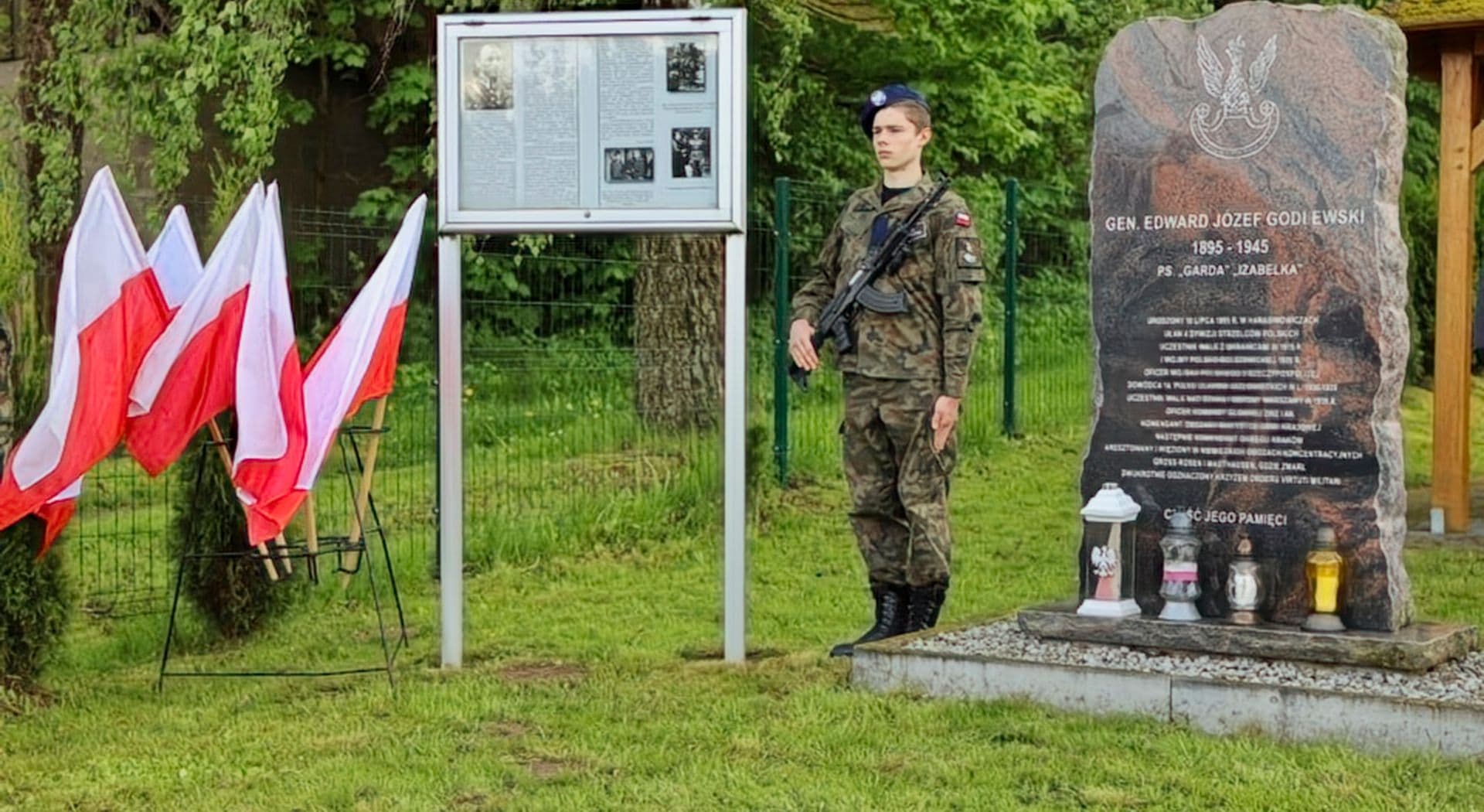 Pomnik Generała Edwarda Józefa Godlewskiego.jpg